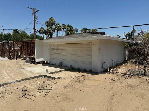 442 E Avenida Palmera Palm Springs, CA Plot of land Active - Photo 1 of 8. Opens carousel modal