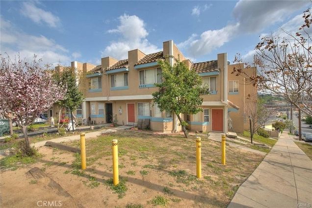 4904 Ithaca Avenue Unit 2 Los Angeles, CA Apartment Active - Photo 1 of 19. Opens carousel modal