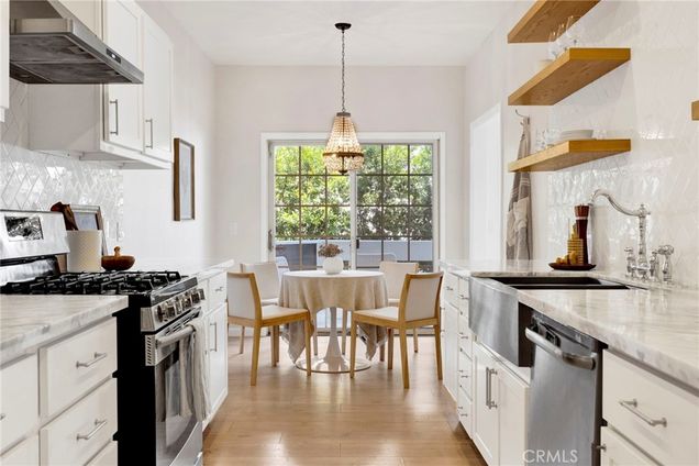1840 Veteran Avenue Unit 101
