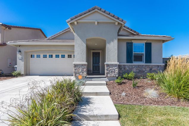 1402 Peterson Place