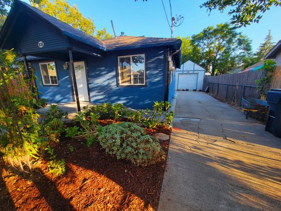838 Price Court