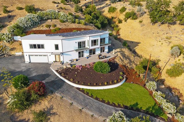 5560 Crystal Drive Santa Rosa, CA House Active - Photo 1 of 75. Opens carousel modal