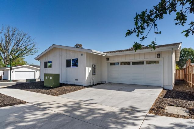 660 Acacia Lane Santa Rosa, CA House Active - Photo 1 of 14. Opens carousel modal
