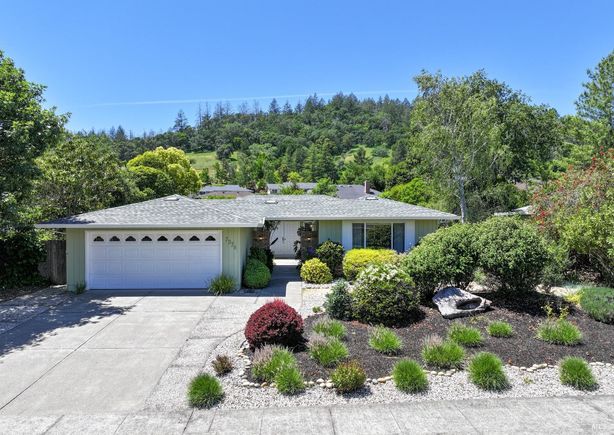7376 Oakmont Drive