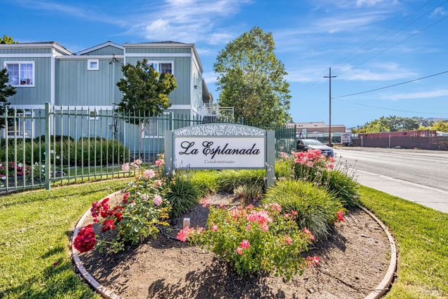 1591 La Esplanada Place Unit 222