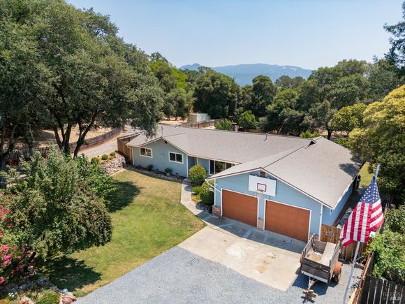 1725 E Madrone Drive