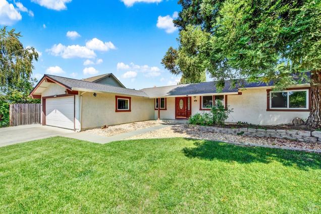 3033 Vista Grande Fairfield, CA House Active - Photo 1 of 60. Opens carousel modal