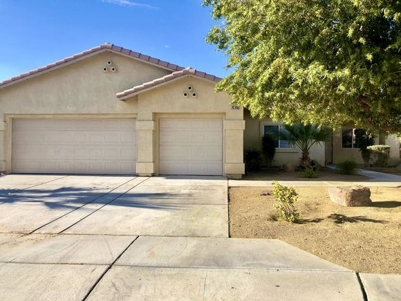 43615 Roebelenii Way